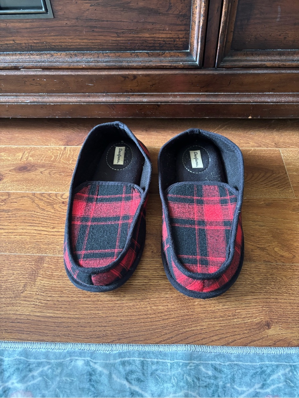 dearfoams Kids Red & Black Plaid Slip-On Slippers